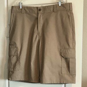 Dickies Men’s Cargo Shorts ~ Khaki ~ Size 38